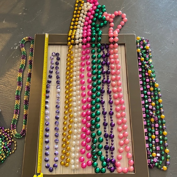 Mardi Gras Party Supplies - Picture 7 of 9